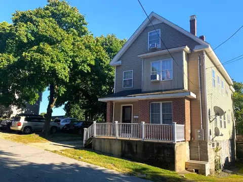 17 Pine Hill St, Lowell, MA 01852