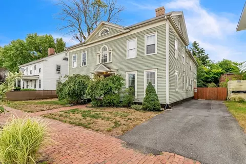 387 Union St, Springfield, MA 01105
