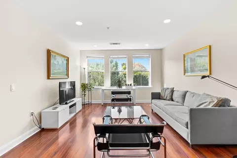 4 Harvest Dr #107, North Andover, MA 01845