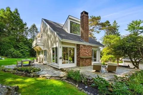 20 Bradlee Rd, Marblehead, MA 01945 photo 3