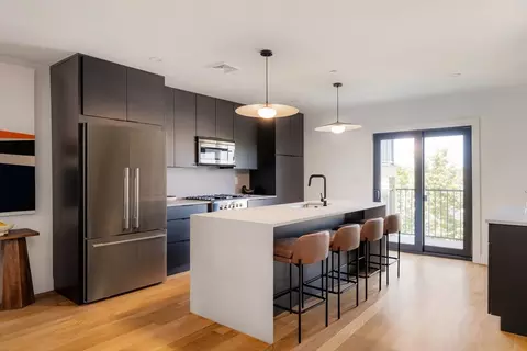 272 Eagle St #2, Boston, MA 02128