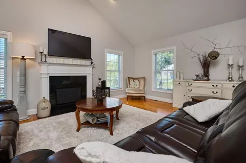 5 Bissonnette Cir, Southampton, MA 01073 photo 13