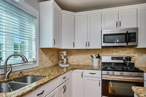 5 Bissonnette Cir, Southampton, MA 01073 photo 9