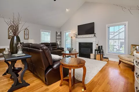 5 Bissonnette Cir, Southampton, MA 01073 photo 12