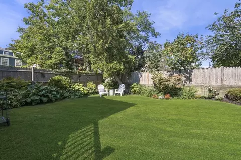 10 Darling St, Marblehead, MA 01945 photo 4