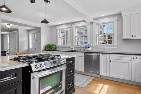 10 Darling St, Marblehead, MA 01945 photo 13
