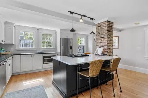 10 Darling St, Marblehead, MA 01945 photo 8