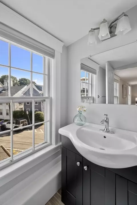 10 Darling St, Marblehead, MA 01945 photo 25