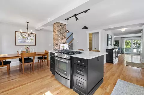 10 Darling St, Marblehead, MA 01945 photo 11