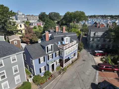 57 Lee St, Marblehead, MA 01945