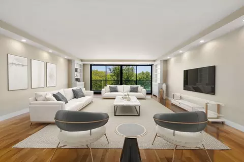 180 Beacon St #8G, Boston, MA 02116