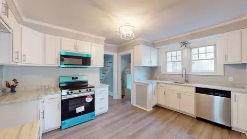 79 Perkins St, Springfield, MA 01118 photo 8