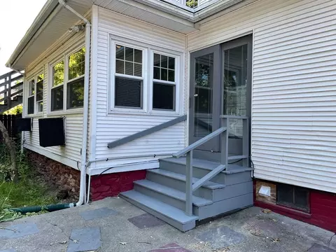 79 Perkins St, Springfield, MA 01118 photo 7