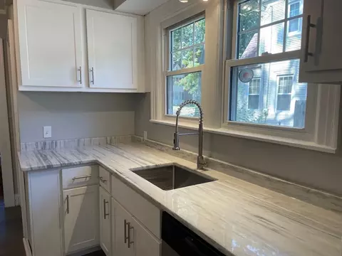 79 Perkins St, Springfield, MA 01118 photo 10