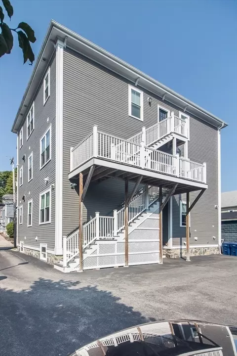 407 Pleasant St #1B, Melrose, MA 02176 photo 2