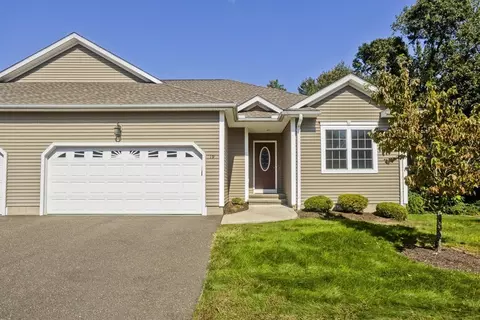 19 Maplecrest Cir #19, Chicopee, MA 01013 photo 2