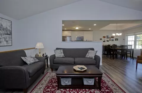 19 Maplecrest Cir #19, Chicopee, MA 01013 photo 4