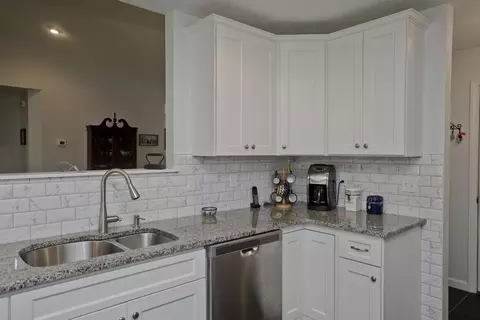 19 Maplecrest Cir #19, Chicopee, MA 01013 photo 9