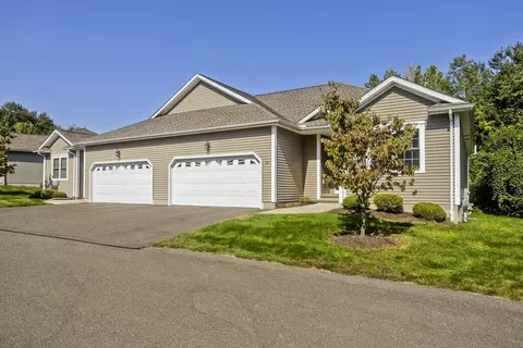 19 Maplecrest Cir #19, Chicopee, MA 01013