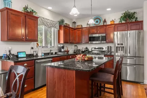5 Grace Ct, Wakefield, MA 01880 photo 8