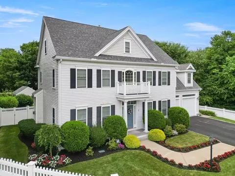 5 Grace Ct, Wakefield, MA 01880 photo 2