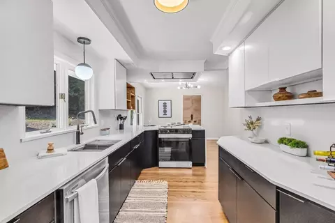 2098 Calkins Rd, Palmer, MA 01069
