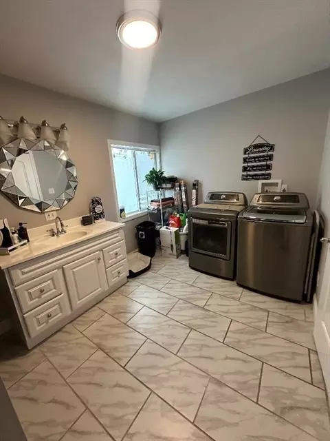 11 Florida, Springfield, MA 01109 photo 15