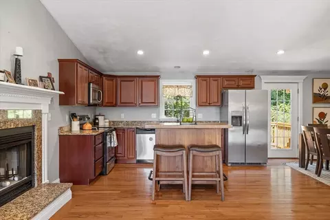 1 Farm St, Worcester, MA 01602 photo 12