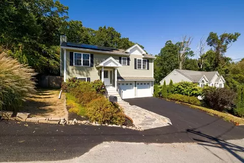 1 Farm St, Worcester, MA 01602 photo 2