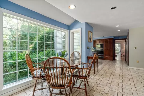 8 Sutton Pl, Weston, MA 02493 photo 13