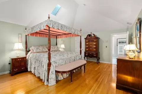 8 Sutton Pl, Weston, MA 02493 photo 19