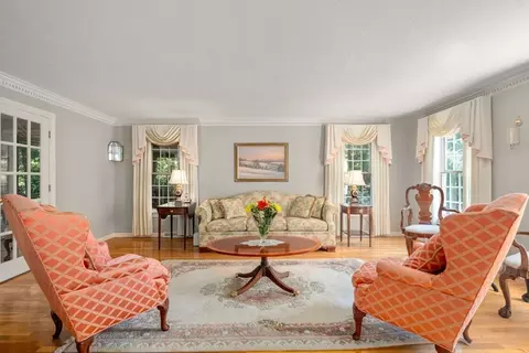 8 Sutton Pl, Weston, MA 02493 photo 8