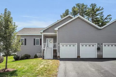 26 Cricket Ln #2, Tyngsborough, MA 01879