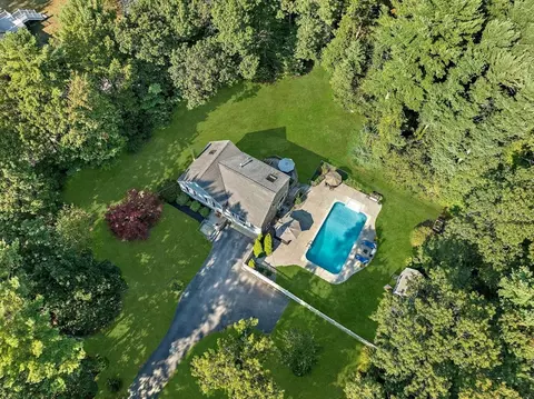 22 Forest St, Marshfield, MA 02050 photo 4