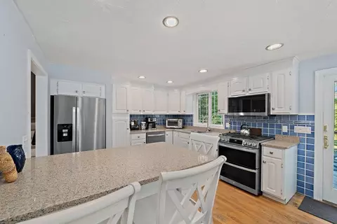 22 Forest St, Marshfield, MA 02050 photo 11