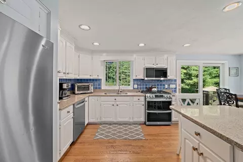 22 Forest St, Marshfield, MA 02050 photo 7