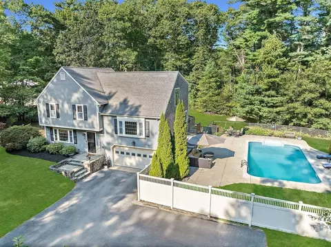 22 Forest St, Marshfield, MA 02050