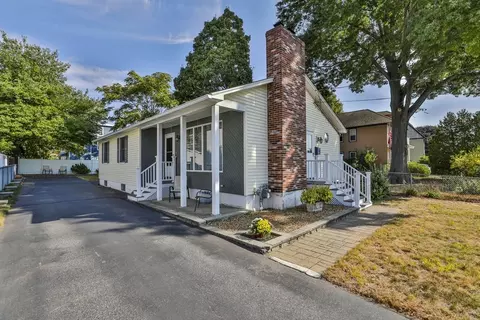 89 Market St, Lawrence, MA 01843