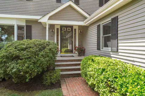 26 S Woodside Ave, Wellesley, MA 02482