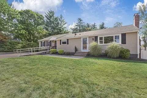 136 Salem St, Rockland, MA 02370