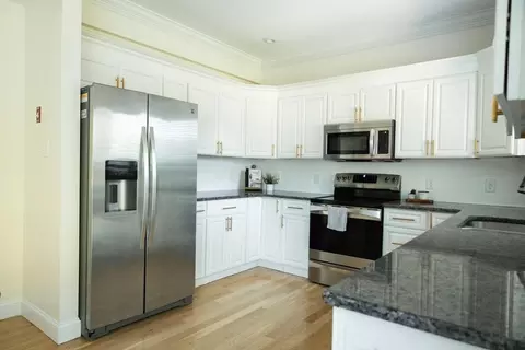 16 Jacob St, Chicopee, MA 01020 photo 11