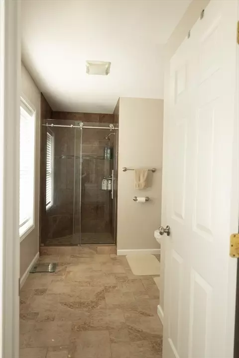 16 Jacob St, Chicopee, MA 01020 photo 14