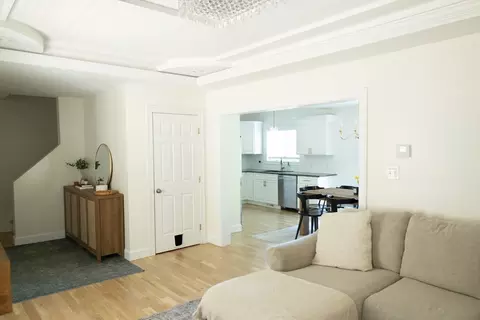 16 Jacob St, Chicopee, MA 01020 photo 5