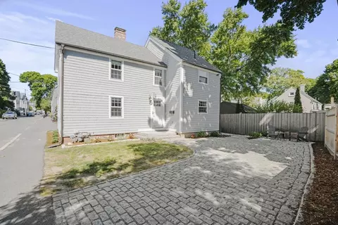 53 Prospect St, Newburyport, MA 01950