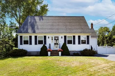 42 Clark St, Salem, MA 01970