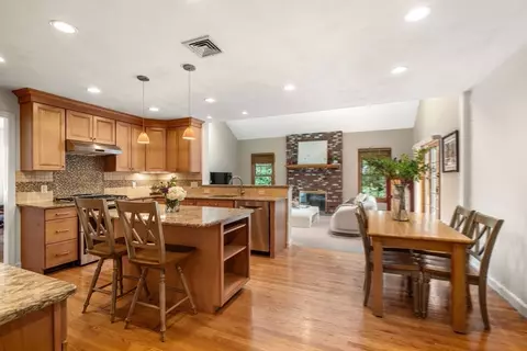 35 Lynn Rd, Needham, MA 02494 photo 12