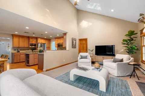 35 Lynn Rd, Needham, MA 02494 photo 15