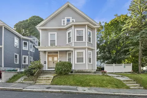 39 12th St, Lowell, MA 01850