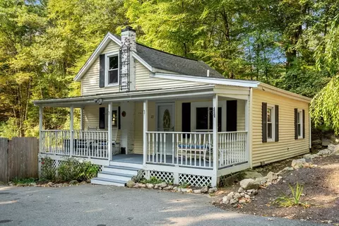 13 Jones Rd, Sutton, MA 01590
