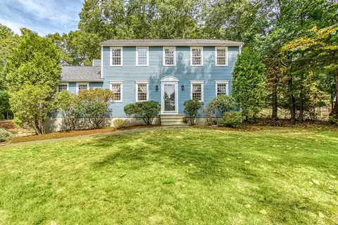 8 Rachel Ln, Whitinsville, MA 01588